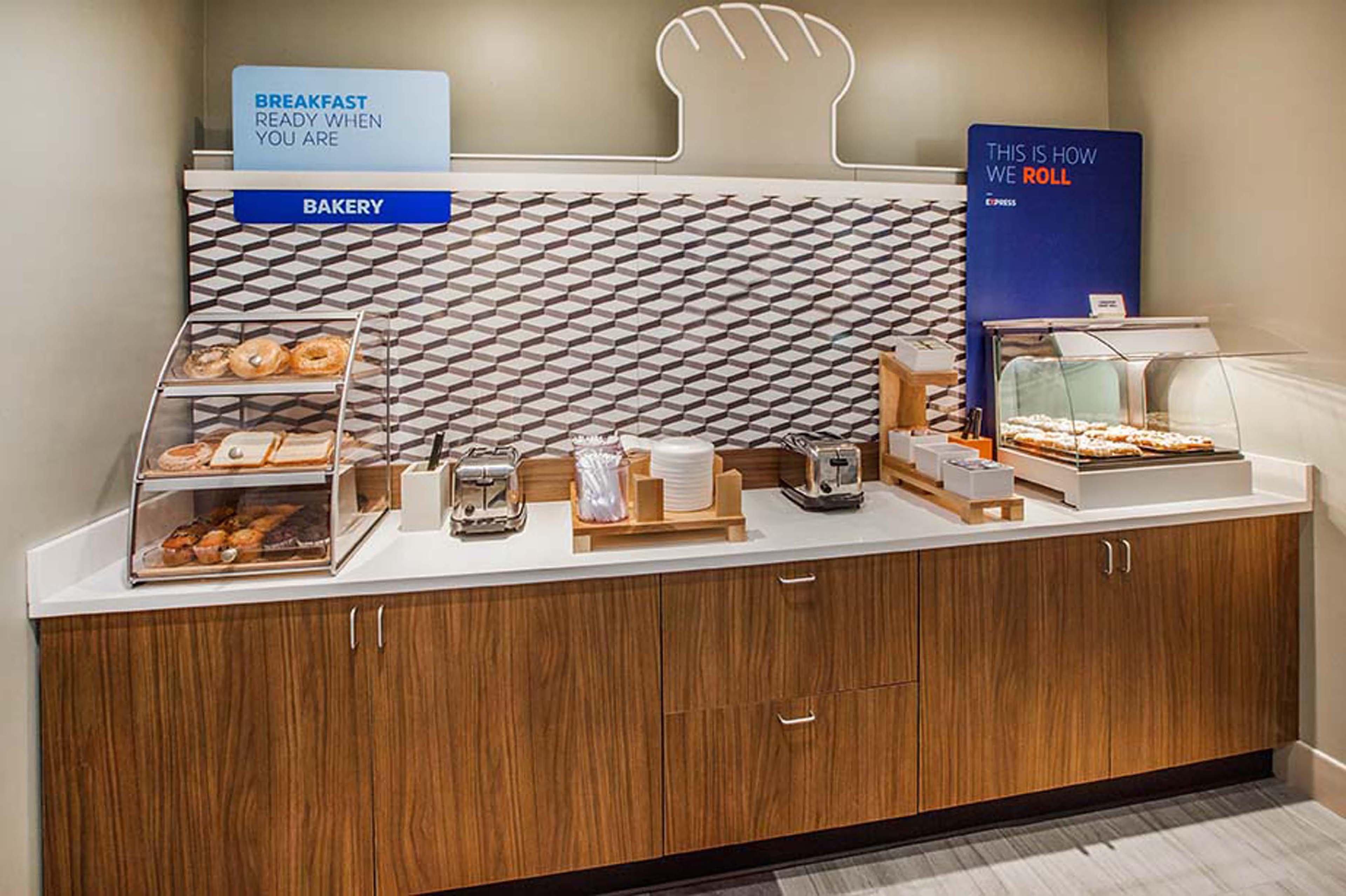 Holiday Inn Express Hotel & Suites Fredericksburg By Ihg Luaran gambar