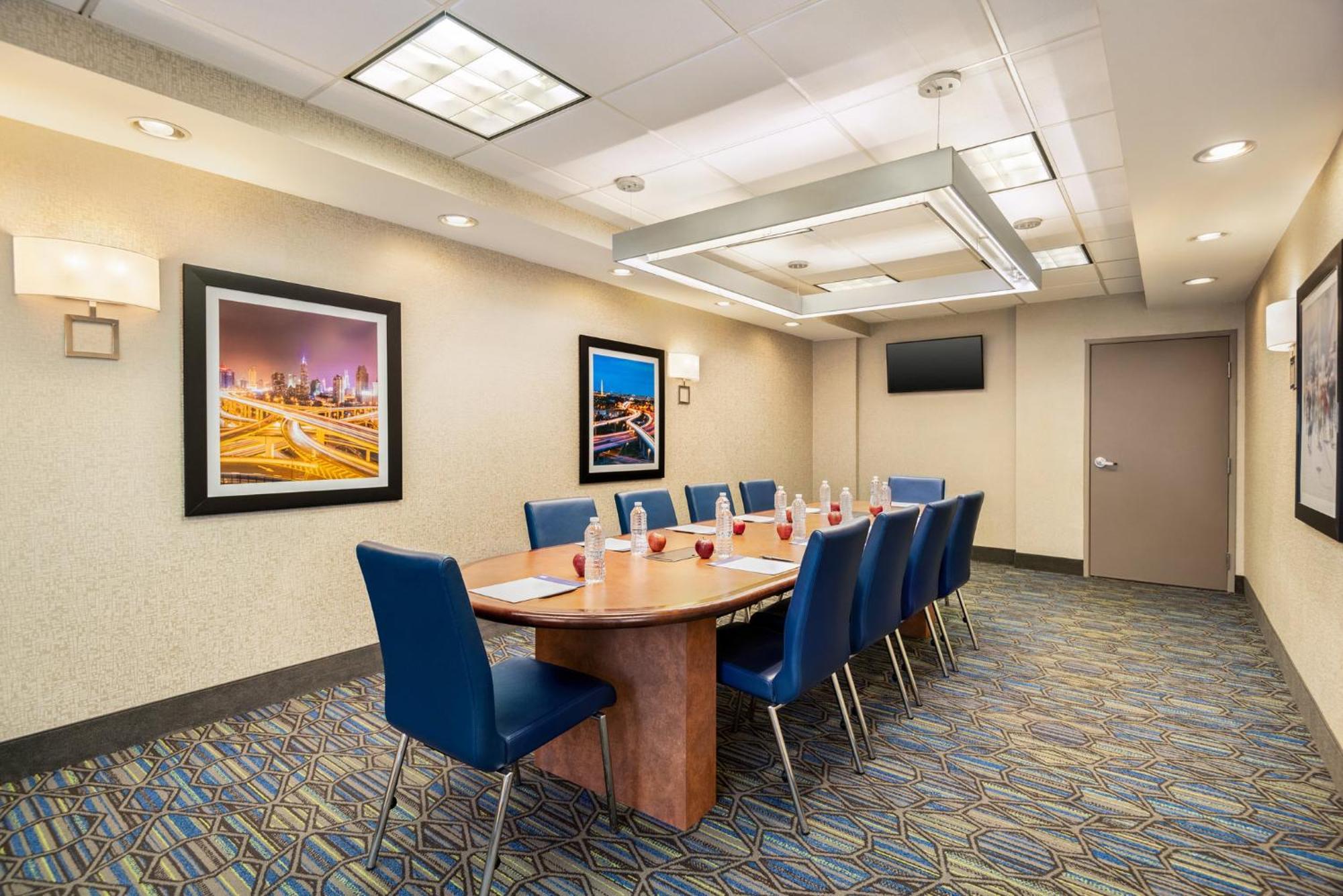 Holiday Inn Express Hotel & Suites Fredericksburg By Ihg Luaran gambar