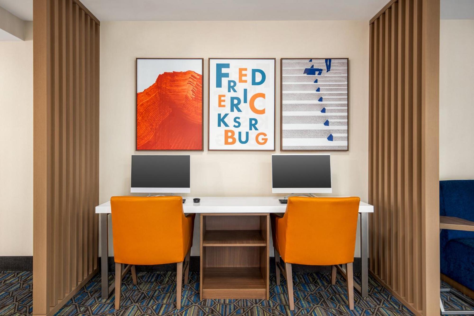 Holiday Inn Express Hotel & Suites Fredericksburg By Ihg Luaran gambar