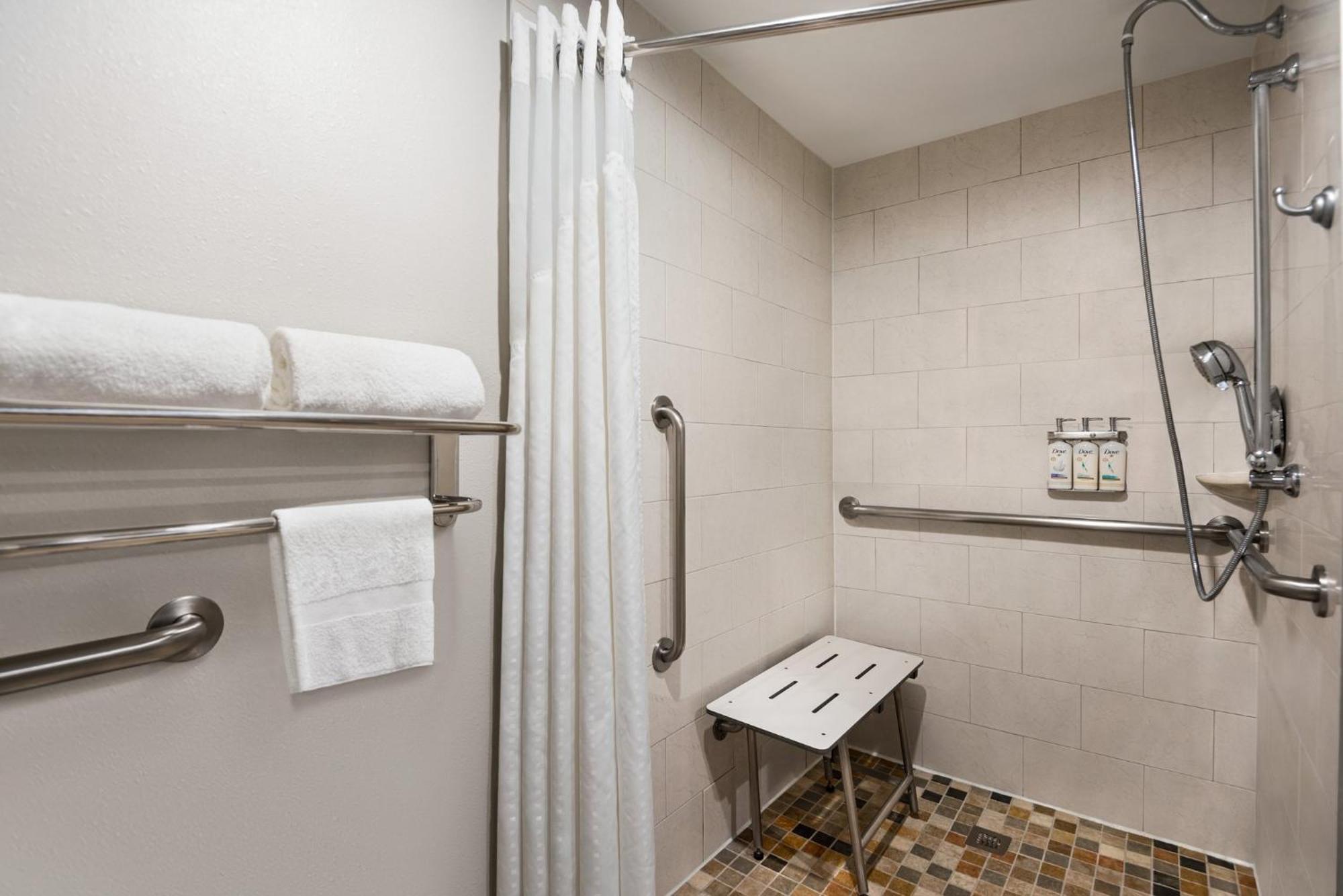 Holiday Inn Express Hotel & Suites Fredericksburg By Ihg Luaran gambar