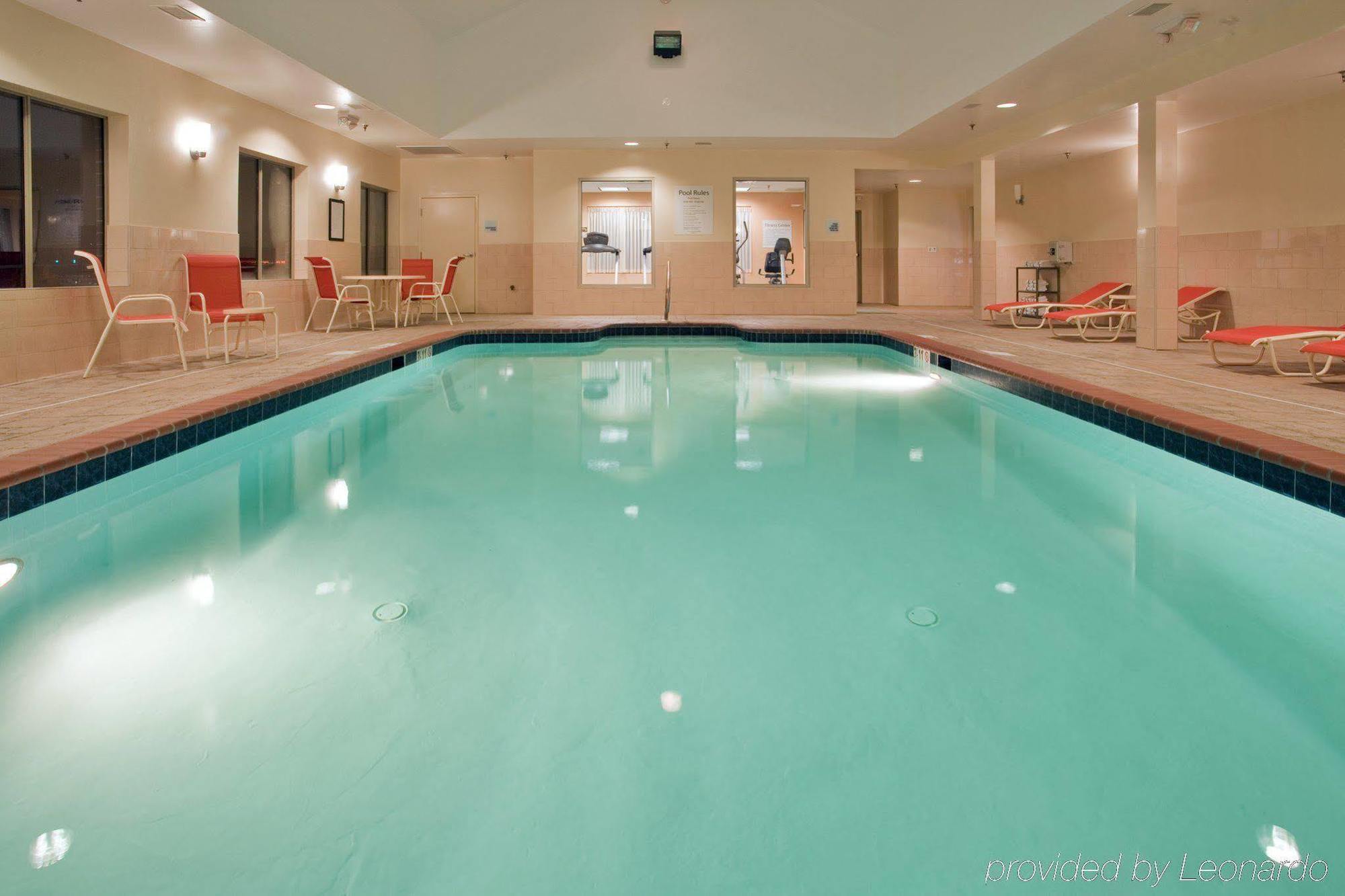 Holiday Inn Express Hotel & Suites Fredericksburg By Ihg Luaran gambar